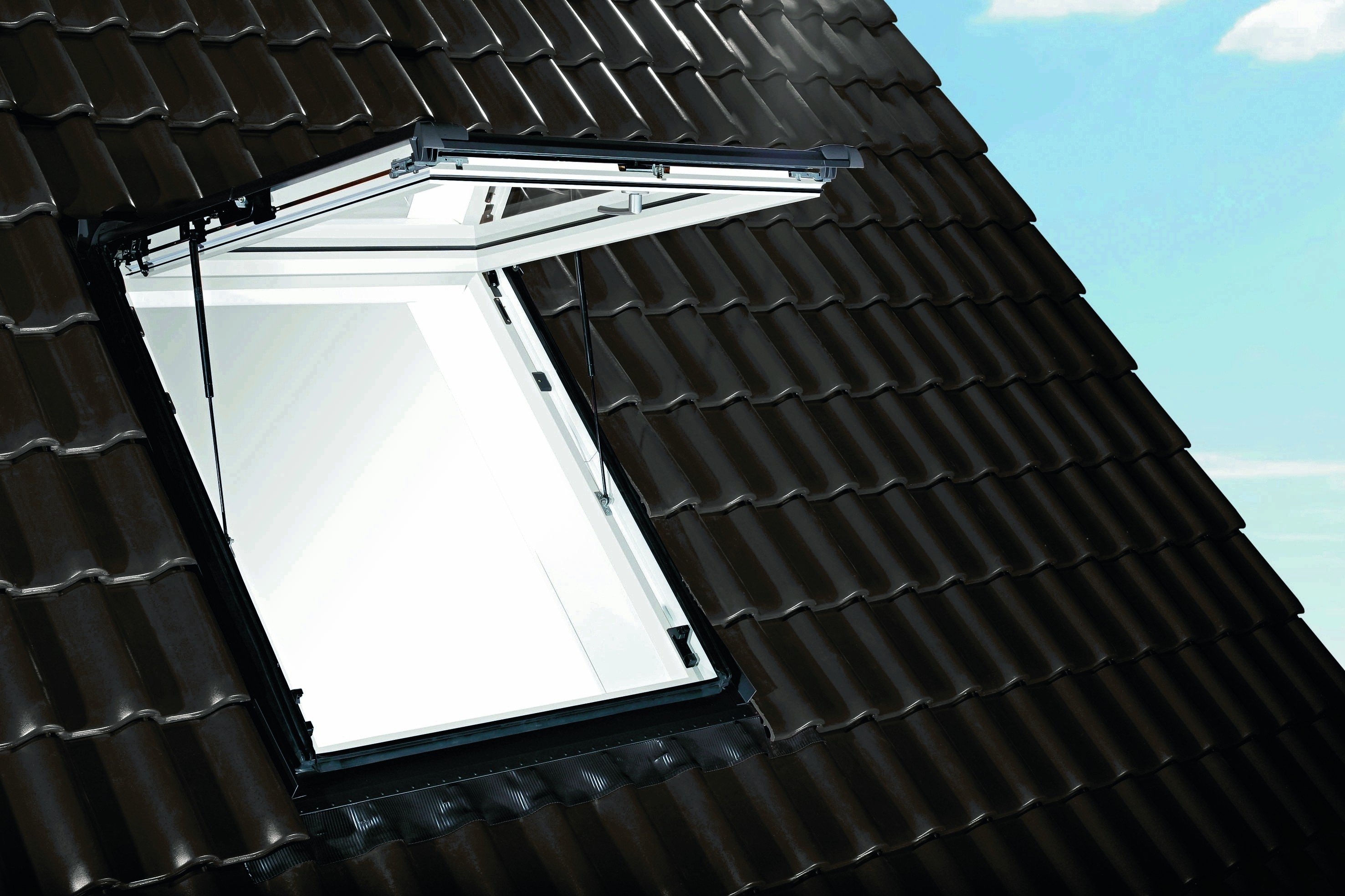 Fereastra de iesire pe acoperis pentru mansarde locuite ROTO WSA Designo R85 K WD PVC 